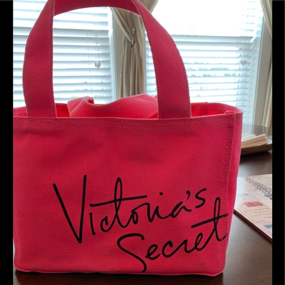 VS lined tote. - Picture 1 of 4